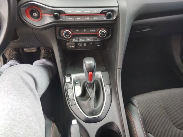 2019 Hyundai Veloster in Greenville, SC 29607 - 18139043 28