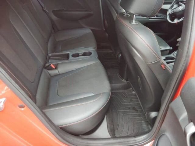 2019 Hyundai Veloster in Greenville, SC 29607 - 18139043 20