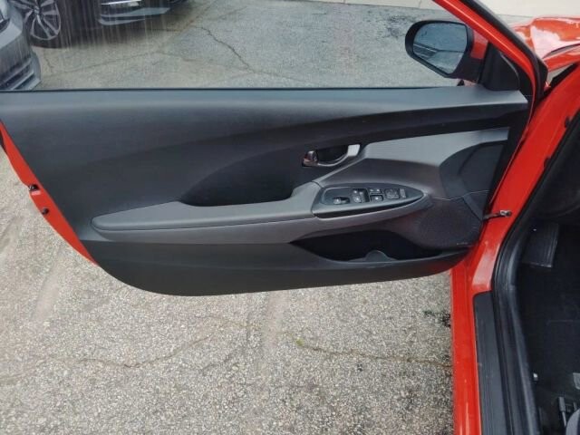 2019 Hyundai Veloster in Greenville, SC 29607 - 18139043 23
