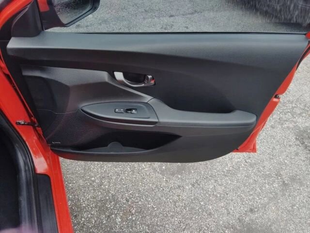 2019 Hyundai Veloster in Greenville, SC 29607 - 18139043 16