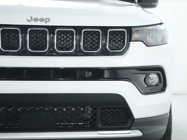 2023 Jeep Compass in Bedford, OH 44146 - 18139046 7