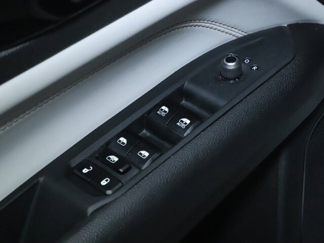 2023 Jeep Compass in Bedford, OH 44146 - 18139046 16