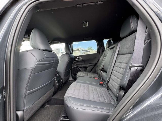 2026 Mitsubishi Outlander in Winchester, VA 22602 - 18139058 9
