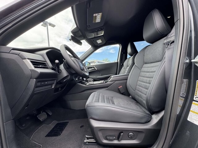 2026 Mitsubishi Outlander in Winchester, VA 22602 - 18139058 8