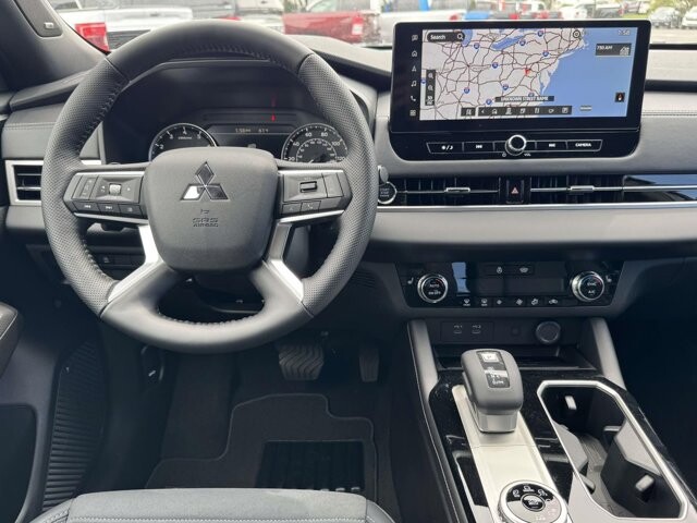 2026 Mitsubishi Outlander in Winchester, VA 22602 - 18139058 11