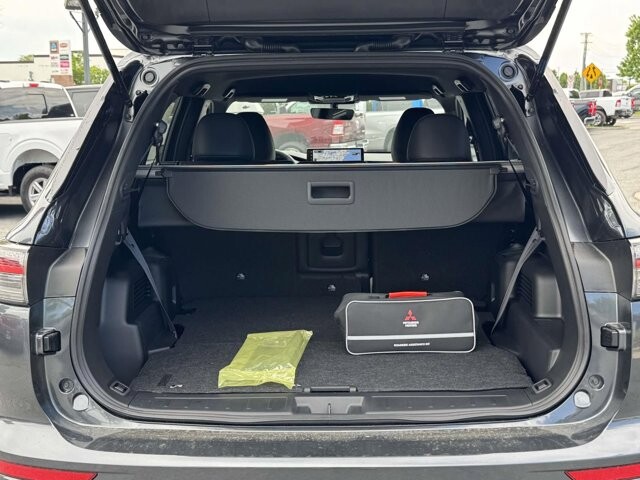 2026 Mitsubishi Outlander in Winchester, VA 22602 - 18139058 10