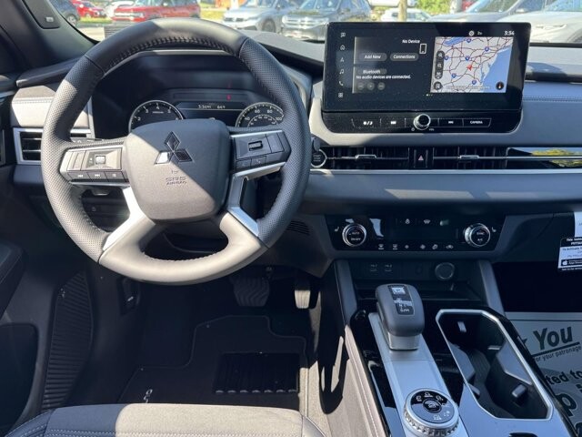 2026 Mitsubishi Outlander in Winchester, VA 22602 - 18139059 10