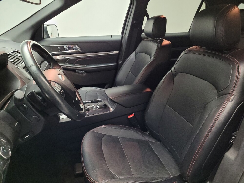 2017 Ford Explorer in Fresno, CA 93726 - 18139080 17
