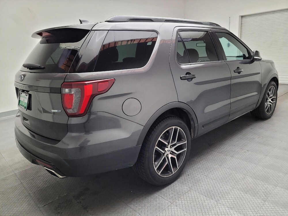 2017 Ford Explorer in Fresno, CA 93726 - 18139080 9