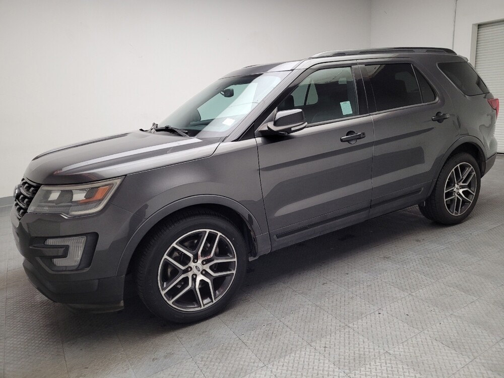 2017 Ford Explorer in Fresno, CA 93726 - 18139080 2