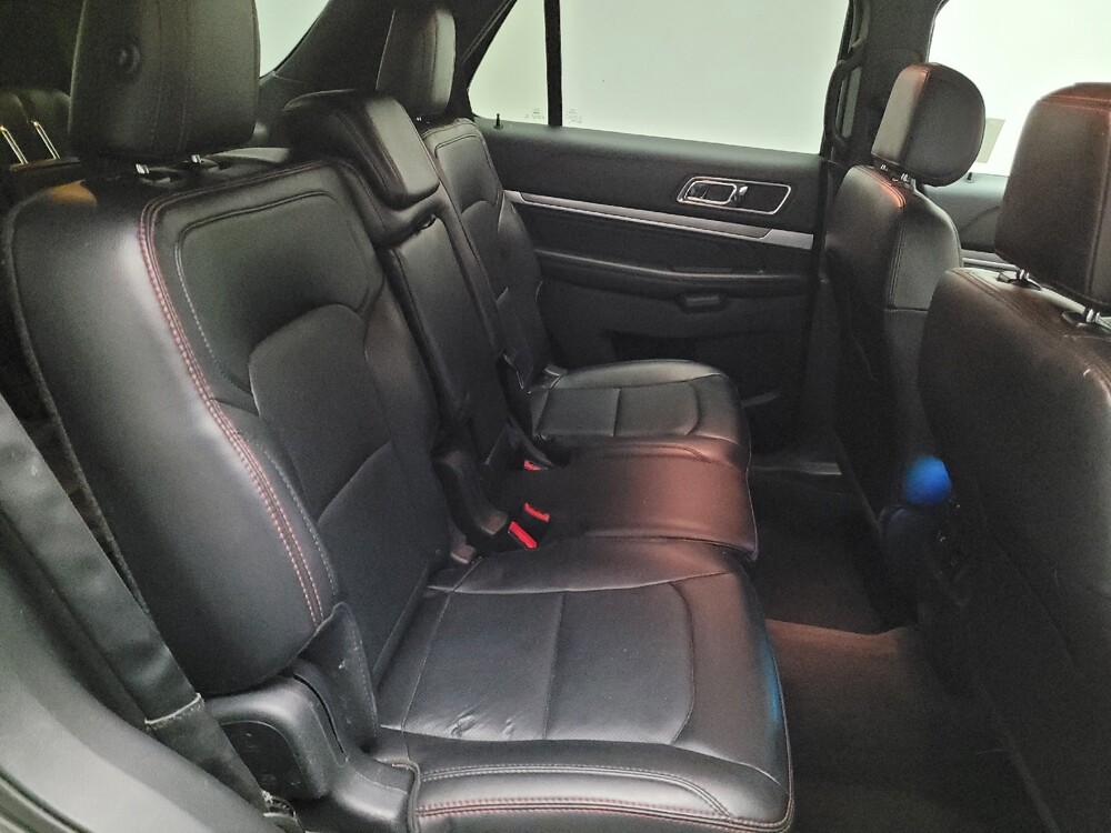 2017 Ford Explorer in Fresno, CA 93726 - 18139080 19