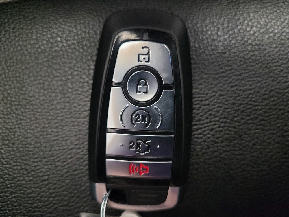 2022 Ford Explorer in Fresno, CA 93726 - 18139081 32