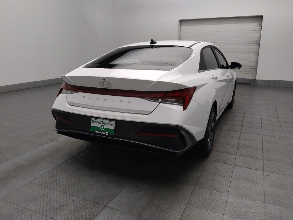2024 Hyundai Elantra in Conyers, GA 30094 - 18139088 9