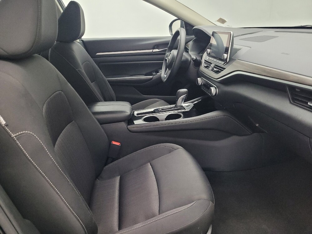 2023 Nissan Altima in Orlando, FL 32808 - 18139113 21