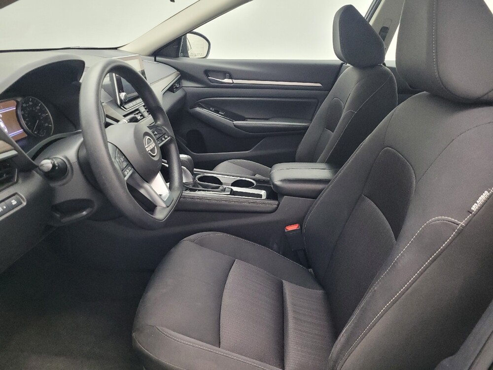 2023 Nissan Altima in Orlando, FL 32808 - 18139113 17
