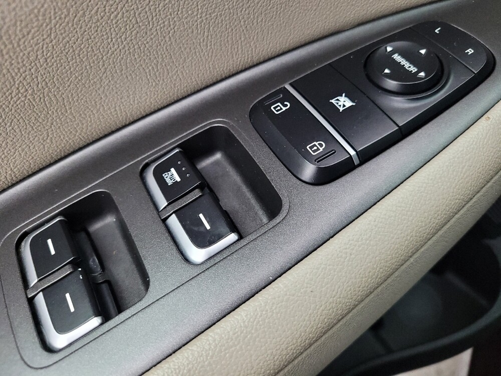 2018 Kia Optima in Memphis, TN 38115 - 18139138 27