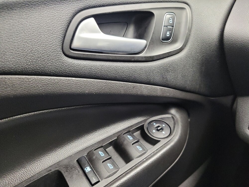 2017 Ford Escape in Maple Heights, OH 44137 - 18139176 27