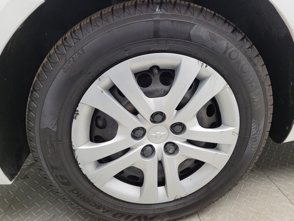 2019 Chevrolet Sonic in Maple Heights, OH 44137 - 18139177 31