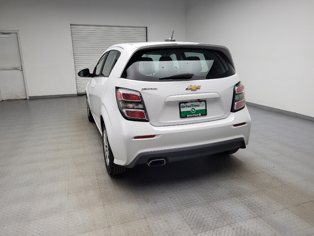 2019 Chevrolet Sonic in Maple Heights, OH 44137 - 18139177 6