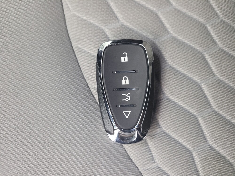 2021 Chevrolet Equinox in Maple Heights, OH 44137 - 18139178 32