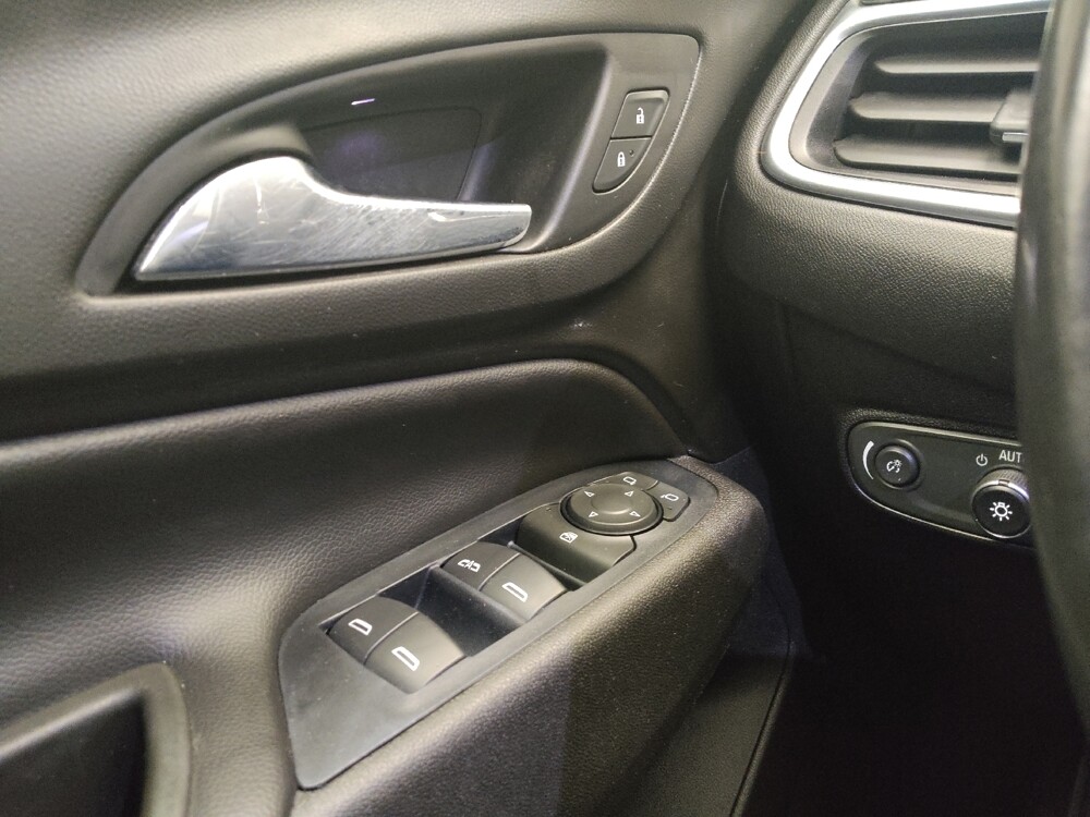 2019 Chevrolet Equinox in Maple Heights, OH 44137 - 18139180 27