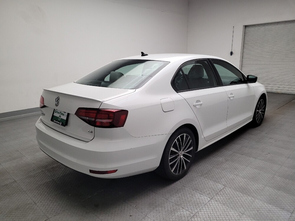 2016 Volkswagen Jetta in Fresno, CA 93726 - 18139185 9