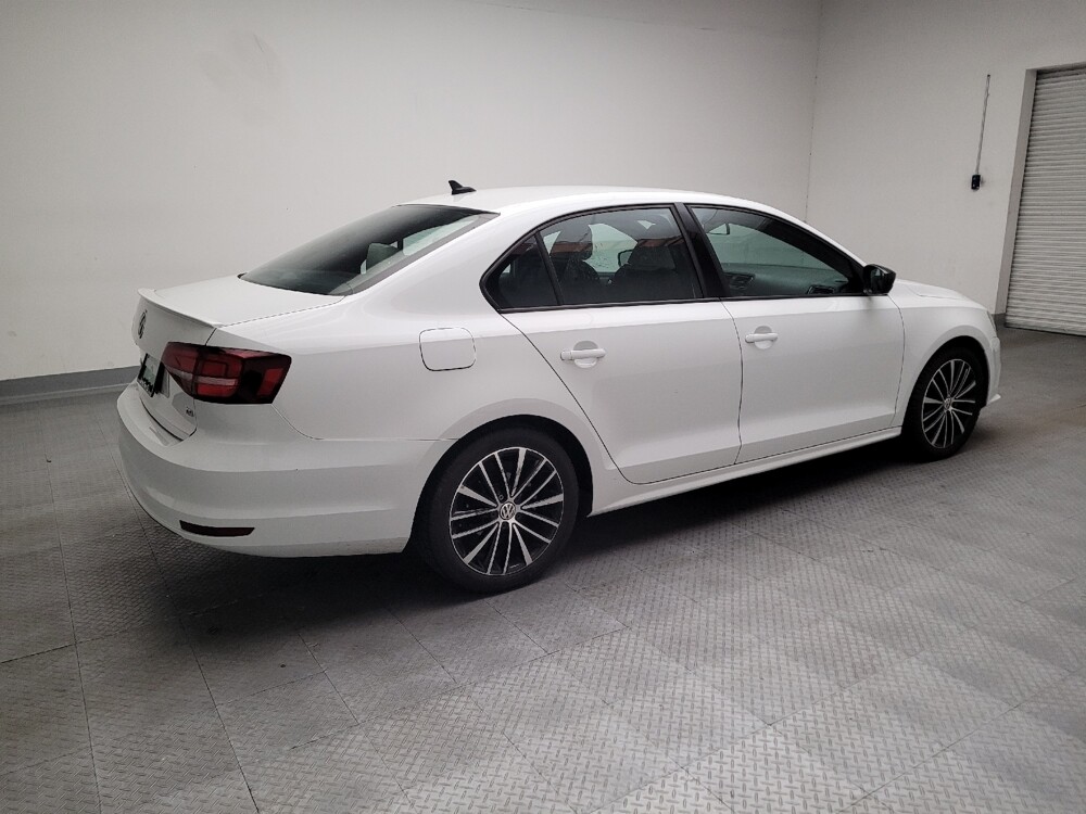 2016 Volkswagen Jetta in Fresno, CA 93726 - 18139185 10