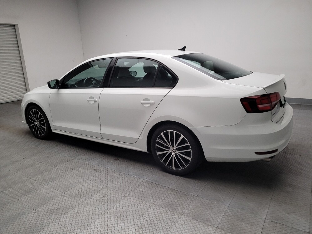 2016 Volkswagen Jetta in Fresno, CA 93726 - 18139185 3