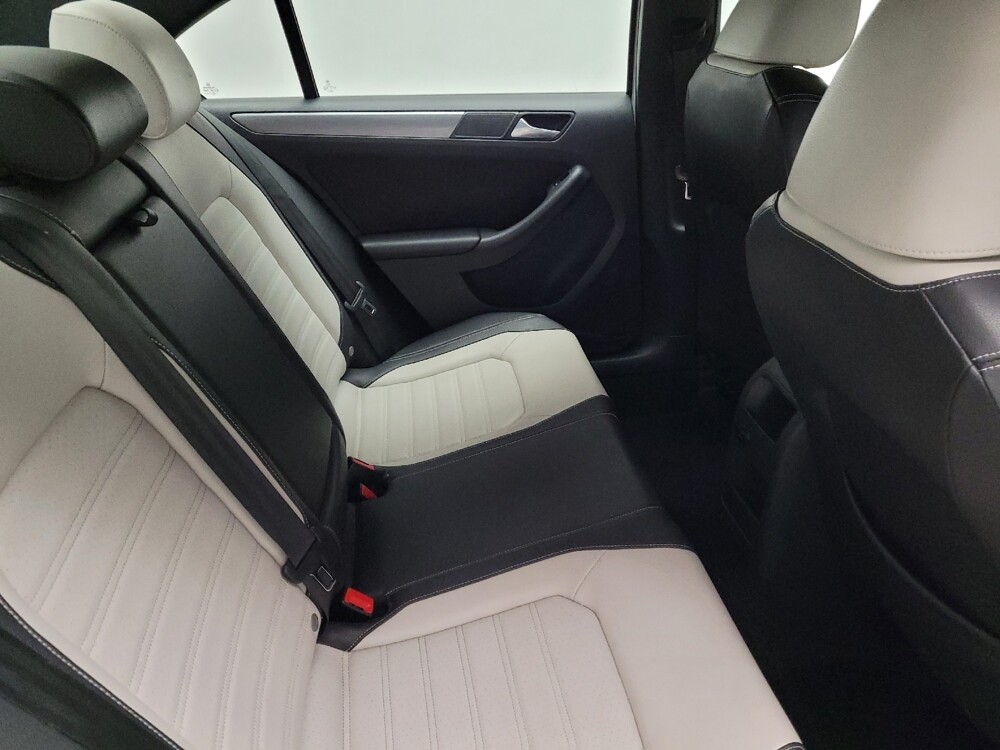 2016 Volkswagen Jetta in Fresno, CA 93726 - 18139185 19