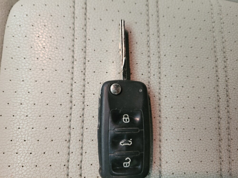 2016 Volkswagen Jetta in Fresno, CA 93726 - 18139185 32