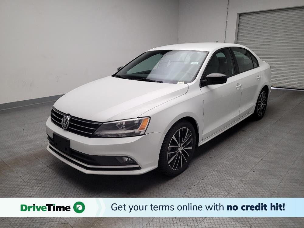 2016 Volkswagen Jetta in Fresno, CA 93726 - 18139185