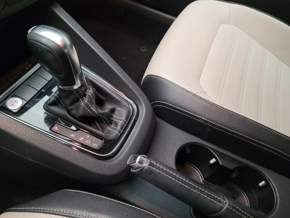 2016 Volkswagen Jetta in Fresno, CA 93726 - 18139185 26