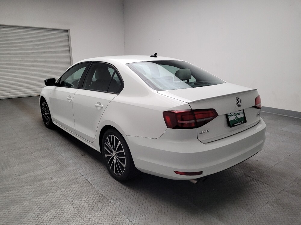 2016 Volkswagen Jetta in Fresno, CA 93726 - 18139185 5