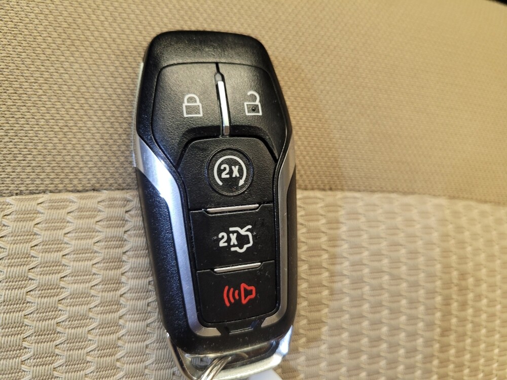 2016 Ford Explorer in Columbus, OH 43228 - 18139189 32