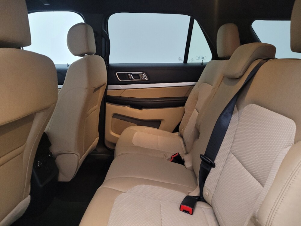 2016 Ford Explorer in Columbus, OH 43228 - 18139189 18