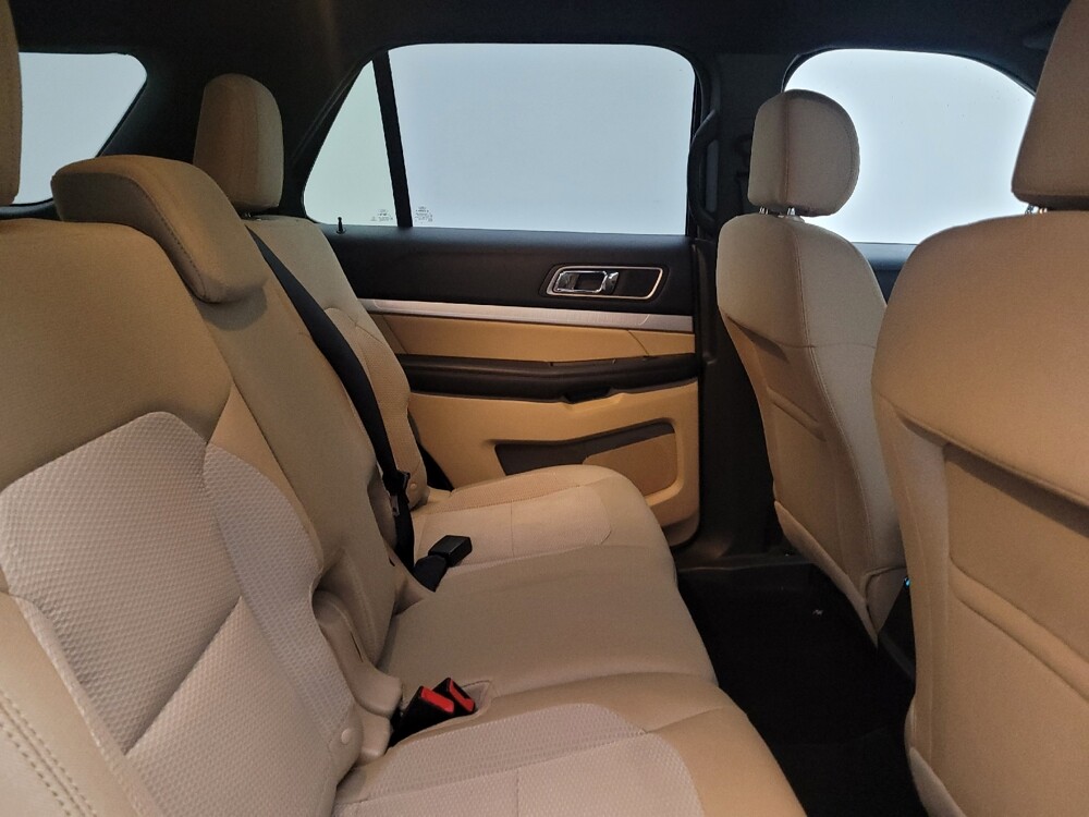 2016 Ford Explorer in Columbus, OH 43228 - 18139189 19