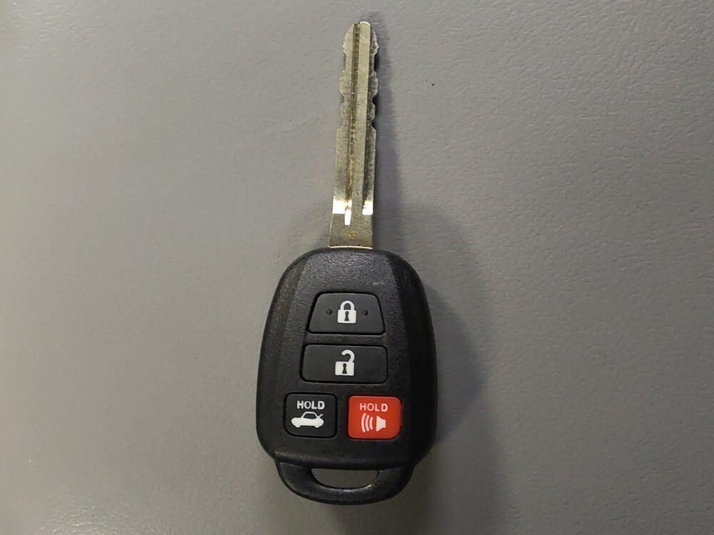2016 Toyota Camry in Houston, TX 77034 - 18139195 32
