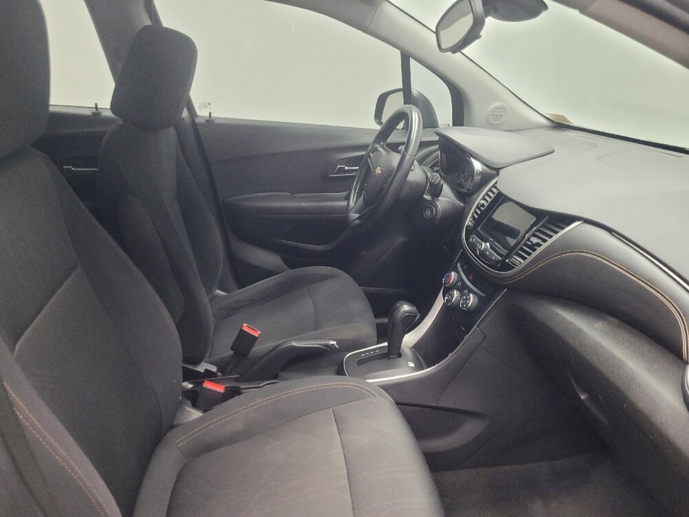 2019 Chevrolet Trax in Mishawaka, IN 46545 - 18139198 21