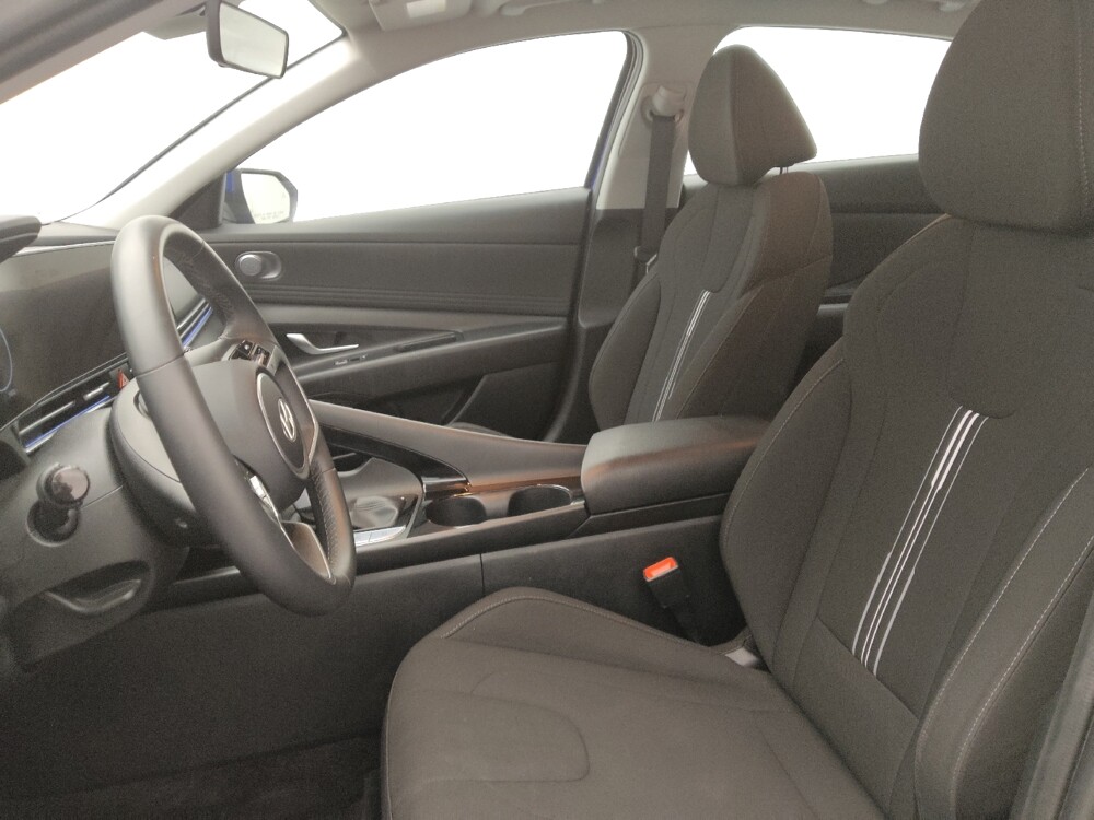 2025 Hyundai Elantra in Charlotte, NC 28273 - 18139219 17