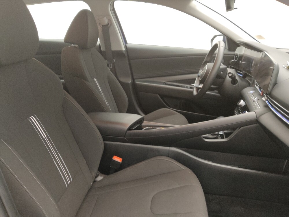2025 Hyundai Elantra in Charlotte, NC 28273 - 18139219 21