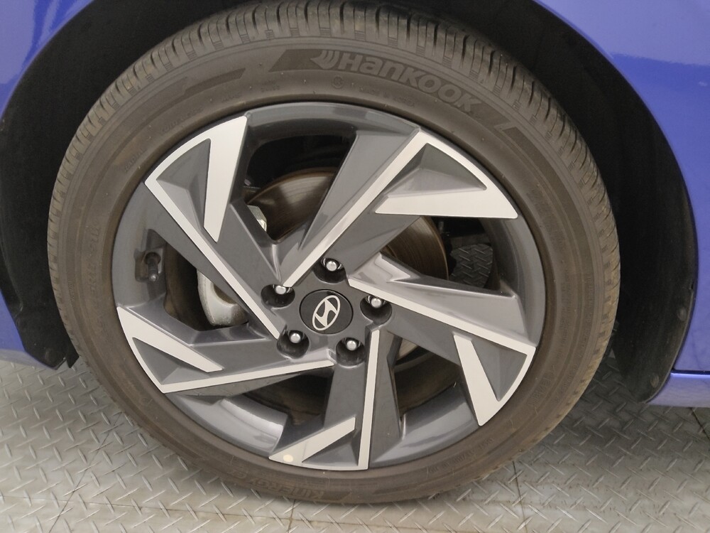 2025 Hyundai Elantra in Charlotte, NC 28273 - 18139219 31