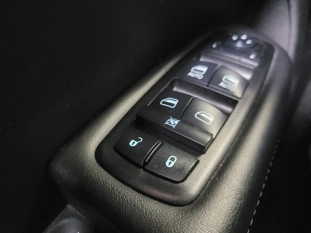 2015 Chrysler 200 in Ft Wayne, IN 46805 - 18139238 27