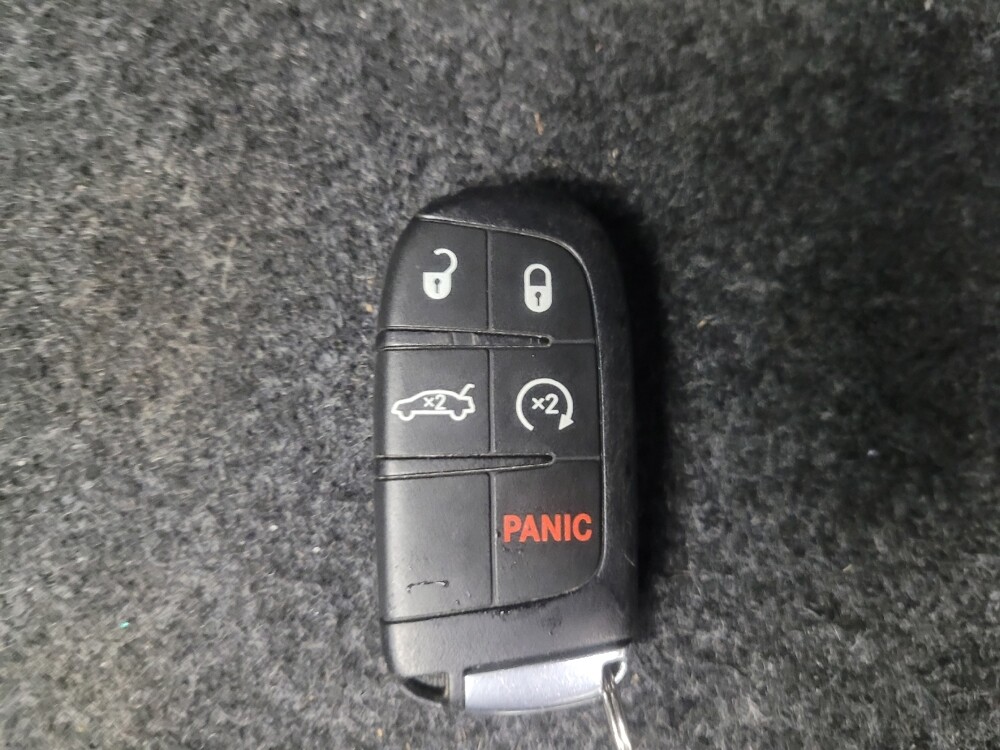 2015 Chrysler 200 in Ft Wayne, IN 46805 - 18139238 32