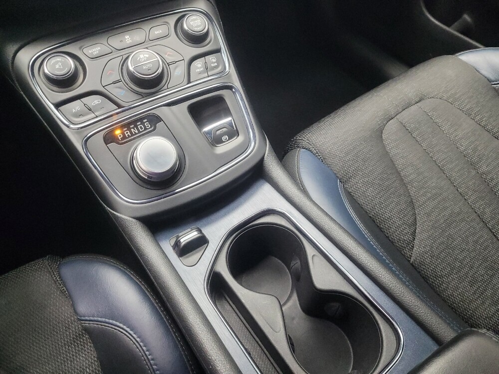 2015 Chrysler 200 in Ft Wayne, IN 46805 - 18139238 26