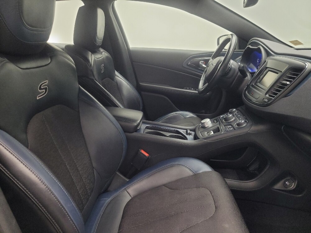 2015 Chrysler 200 in Ft Wayne, IN 46805 - 18139238 21