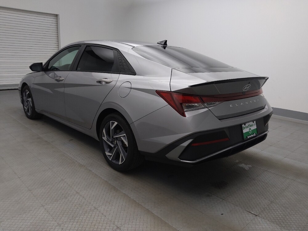 2025 Hyundai Elantra in Denver, CO 80012 - 18139242 5