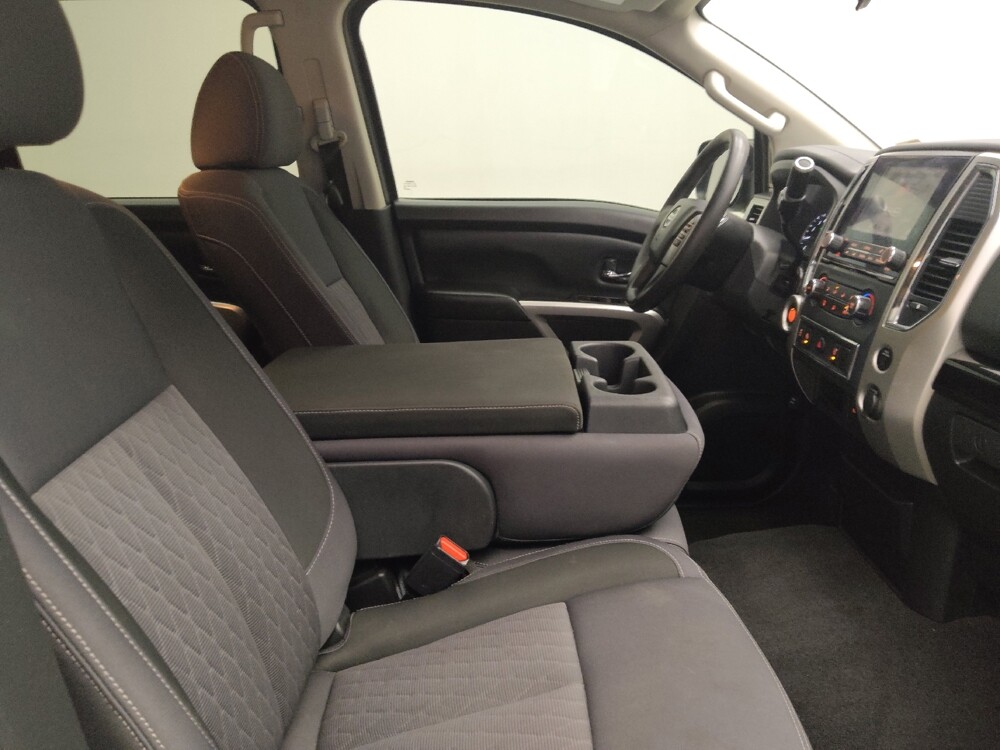2021 Nissan Titan in Lombard, IL 60148 - 18139256 21