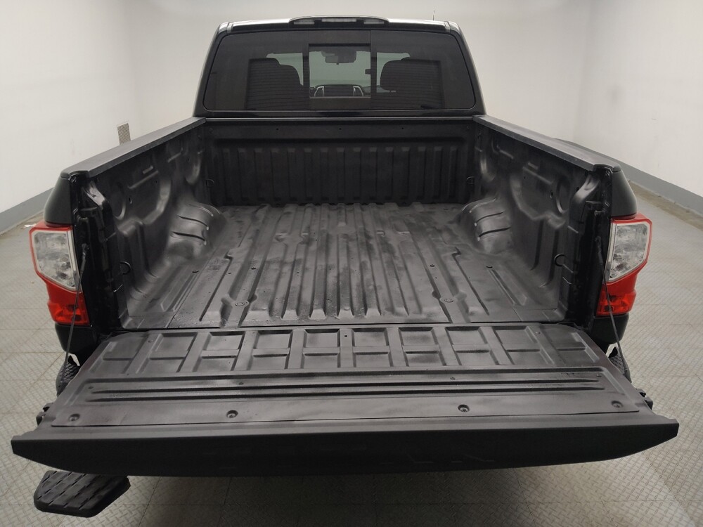 2021 Nissan Titan in Lombard, IL 60148 - 18139256 29