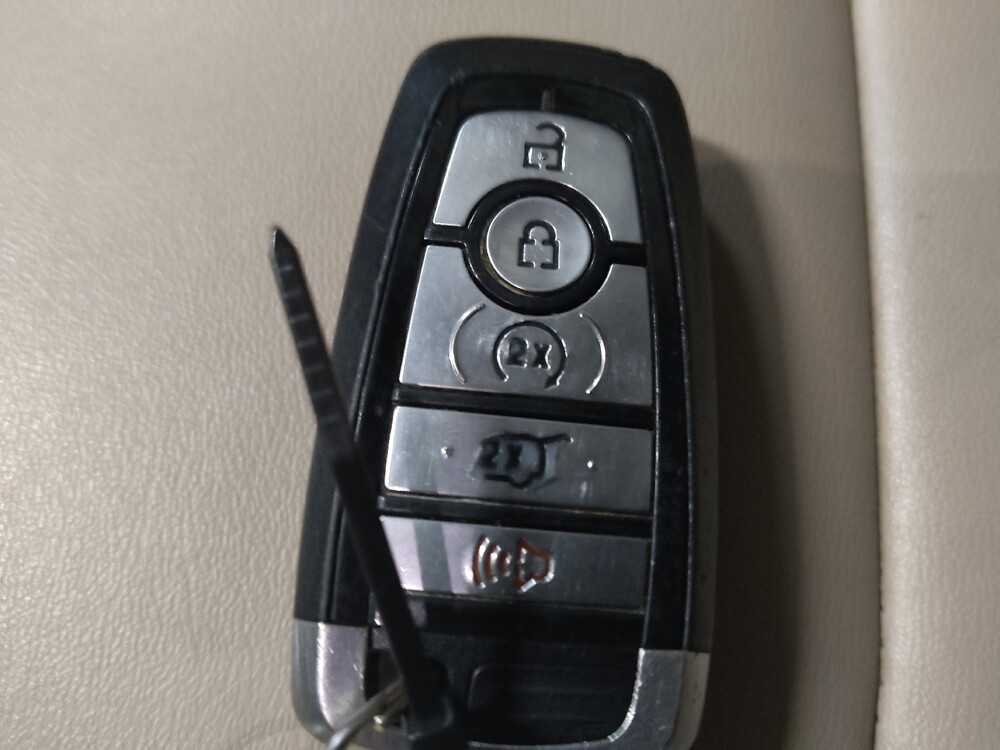 2022 Ford Explorer in Tulsa, OK 74145 - 18139258 32