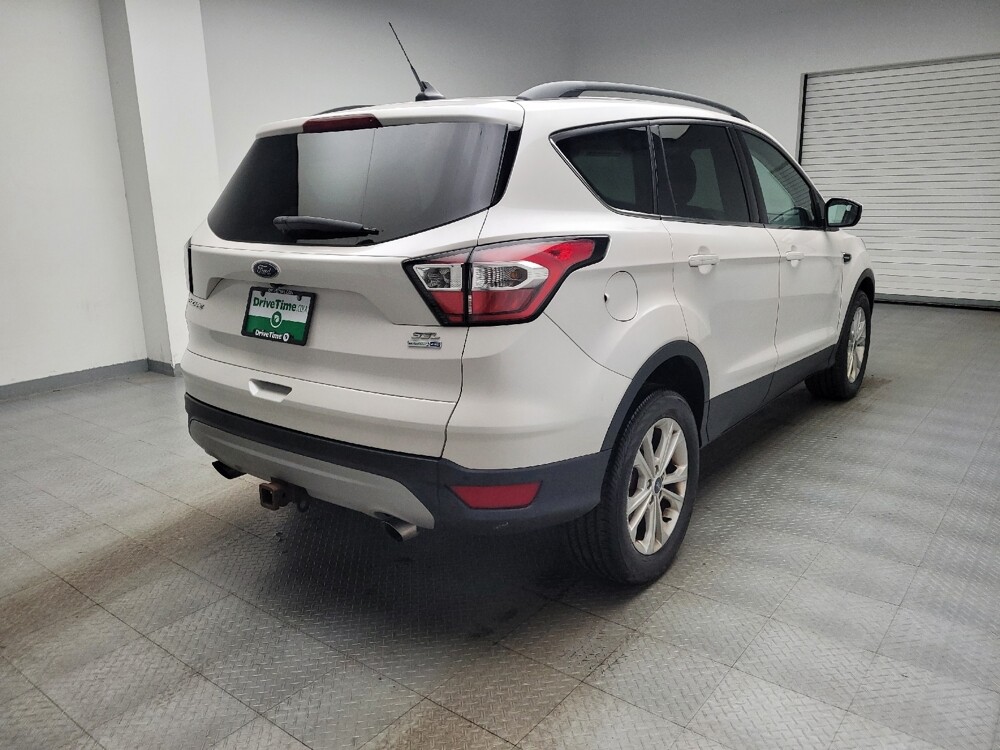 2018 Ford Escape in Maple Heights, OH 44137 - 18139275 9